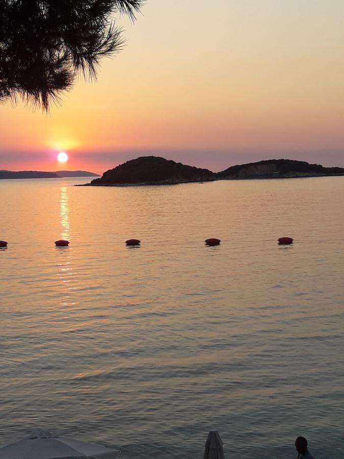 Vila Oscar Aparthotel Ksamil Buitenkant foto